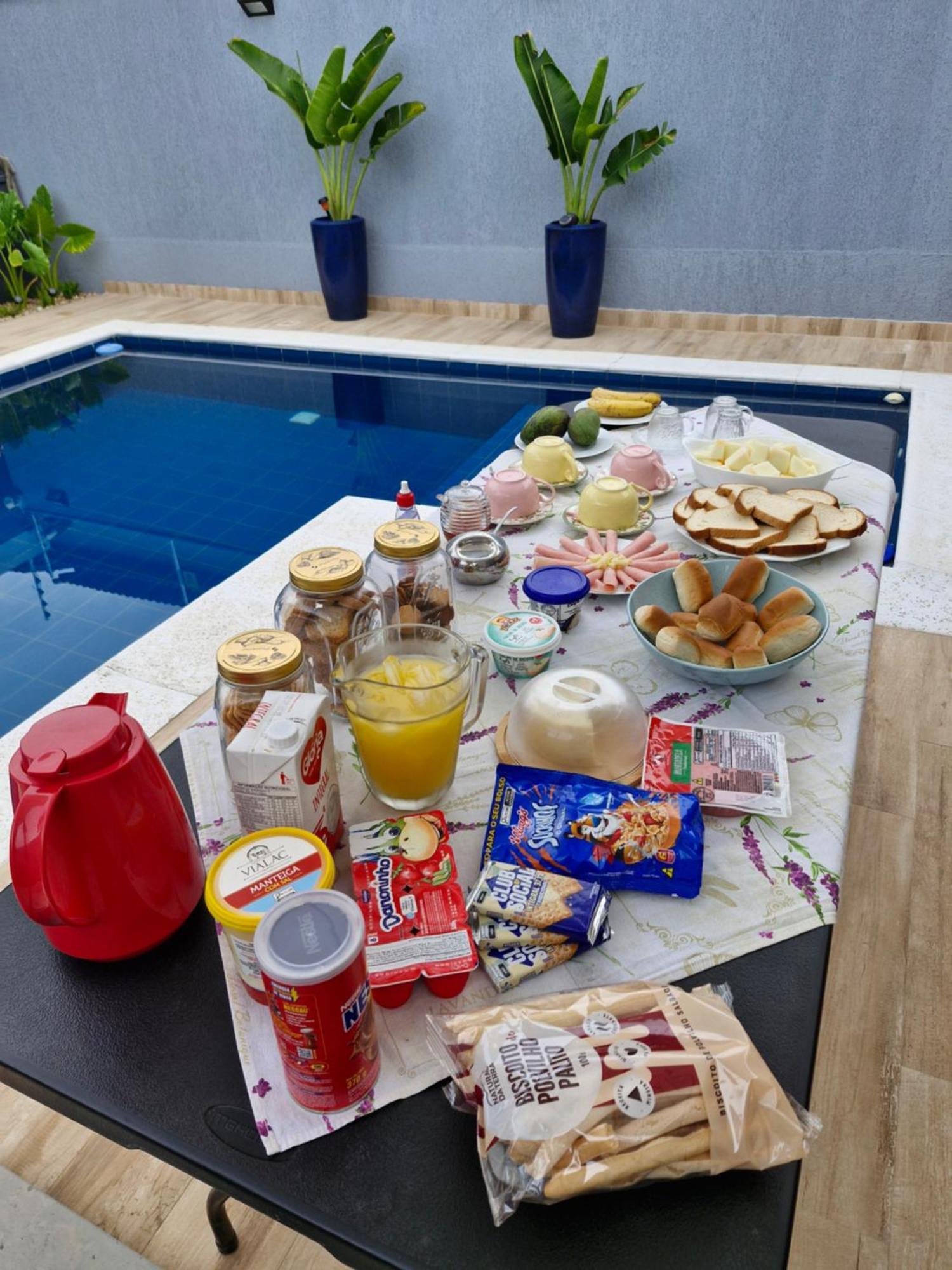 Suite Em Casa Familiar Da Mirian นิเตรอย ภายนอก รูปภาพ