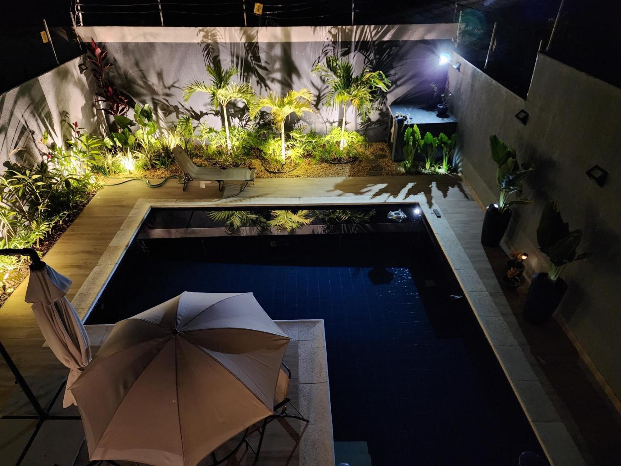 Suite Em Casa Familiar Da Mirian นิเตรอย ภายนอก รูปภาพ